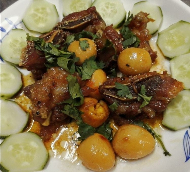 Hai cách làm món sườn non kho trứng cút siêu ngon và mềm thơm- Ảnh 5. Hai cách làm món sườn non kho trứng cút siêu ngon và mềm thơm- Ảnh 5.