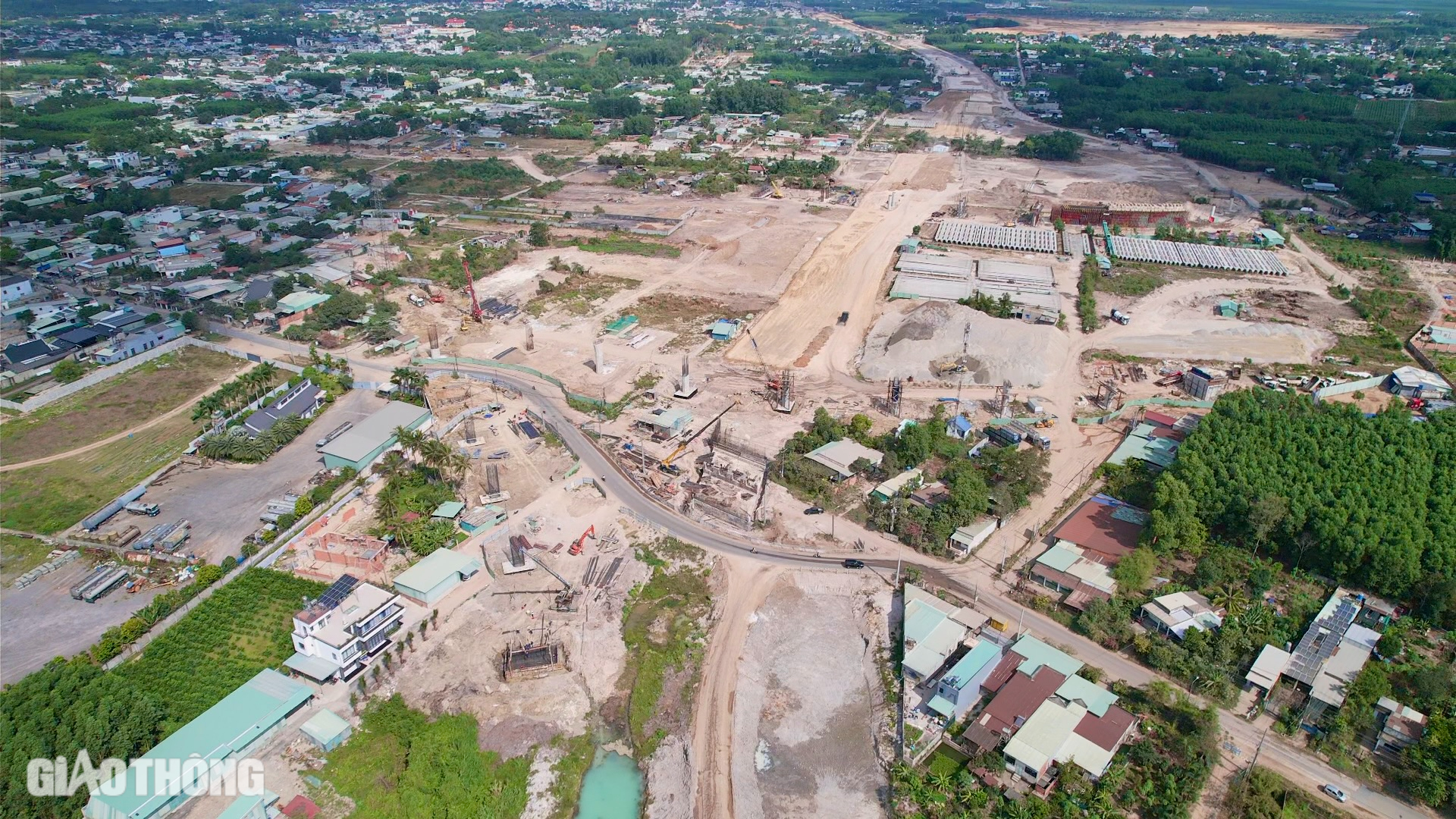 Phó thủ tướng Hồ Đức Phớc: Sẵn sàng thi công ngay khi có thêm mặt bằng cho cao tốc- Ảnh 4. Phó thủ tướng Hồ Đức Phớc: Sẵn sàng thi công ngay khi có thêm mặt bằng cho cao tốc- Ảnh 4.
