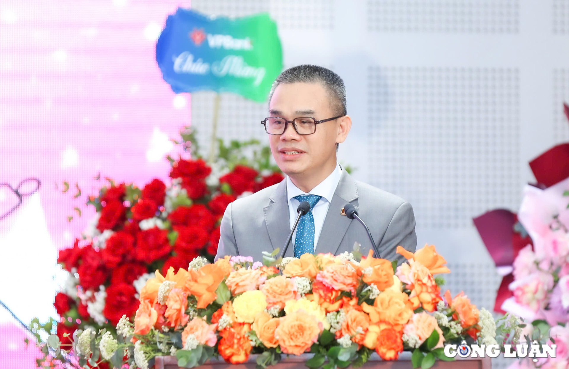 cuoc thi viet cha va con gai khoi day nhung gia tri nhan van gia tri cua gia dinh hinh 5