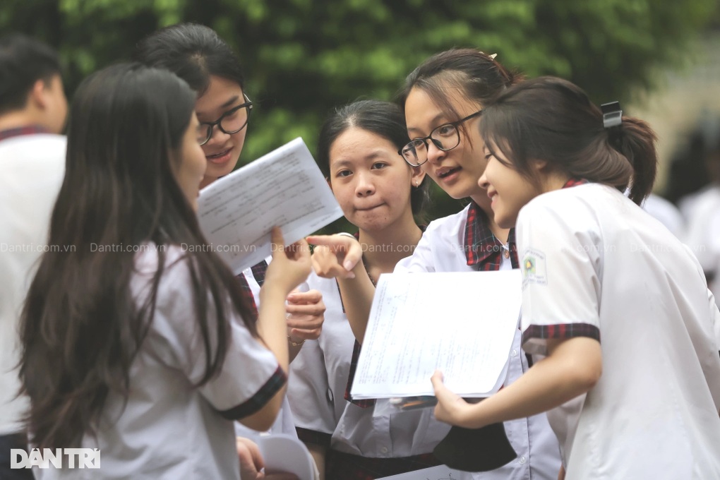 Nhiều trường đại học thêm môn, bổ sung tổ hợp xét tuyển mới - 2 Nhiều trường đại học thêm môn, bổ sung tổ hợp xét tuyển mới - 2