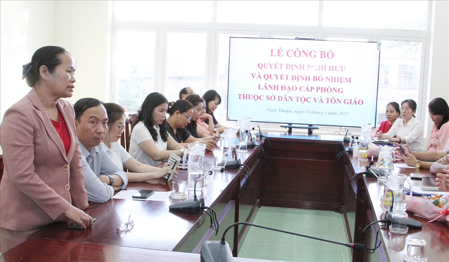 Bà Pi Năng Thị Hốn, Giám đốc Sở Dân tộc và Tôn giáo tỉnh Ninh Thuận phát biểu tại Lễ công bố quyết định. Bà Pi Năng Thị Hốn, Giám đốc Sở Dân tộc và Tôn giáo tỉnh Ninh Thuận phát biểu tại Lễ công bố quyết định.