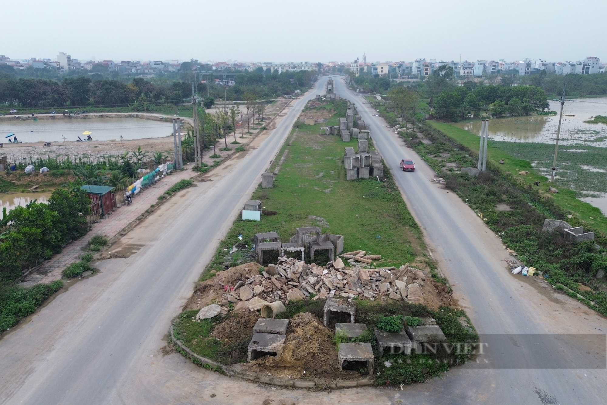 Hiểm nguy rình rập trên con đường gần 500 tỷ đồng nằm 