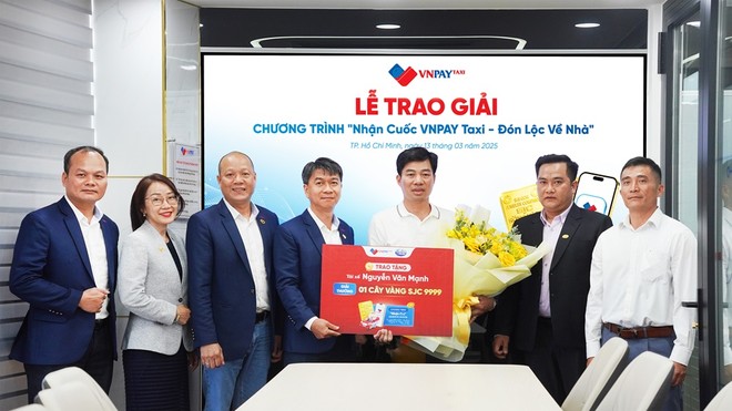 VNPAY Taxi trao thưởng “1 lượng vàng SJC” cho tài xế Đà Lạt Taxi - Ông Nguyễn Văn Mạnh