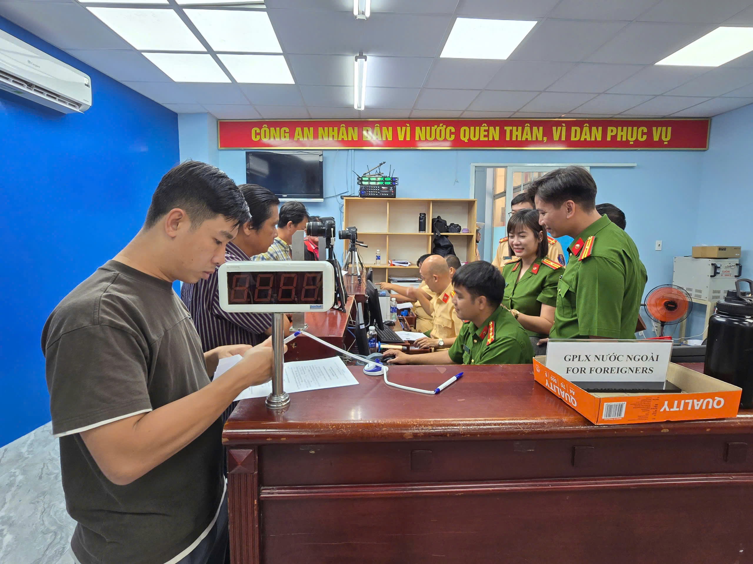 Những phường, xã nào là điểm cấp, đổi GPLX tại TP.HCM từ ngày 17/3?- Ảnh 2. Những phường, xã nào là điểm cấp, đổi GPLX tại TP.HCM từ ngày 17/3?- Ảnh 2.