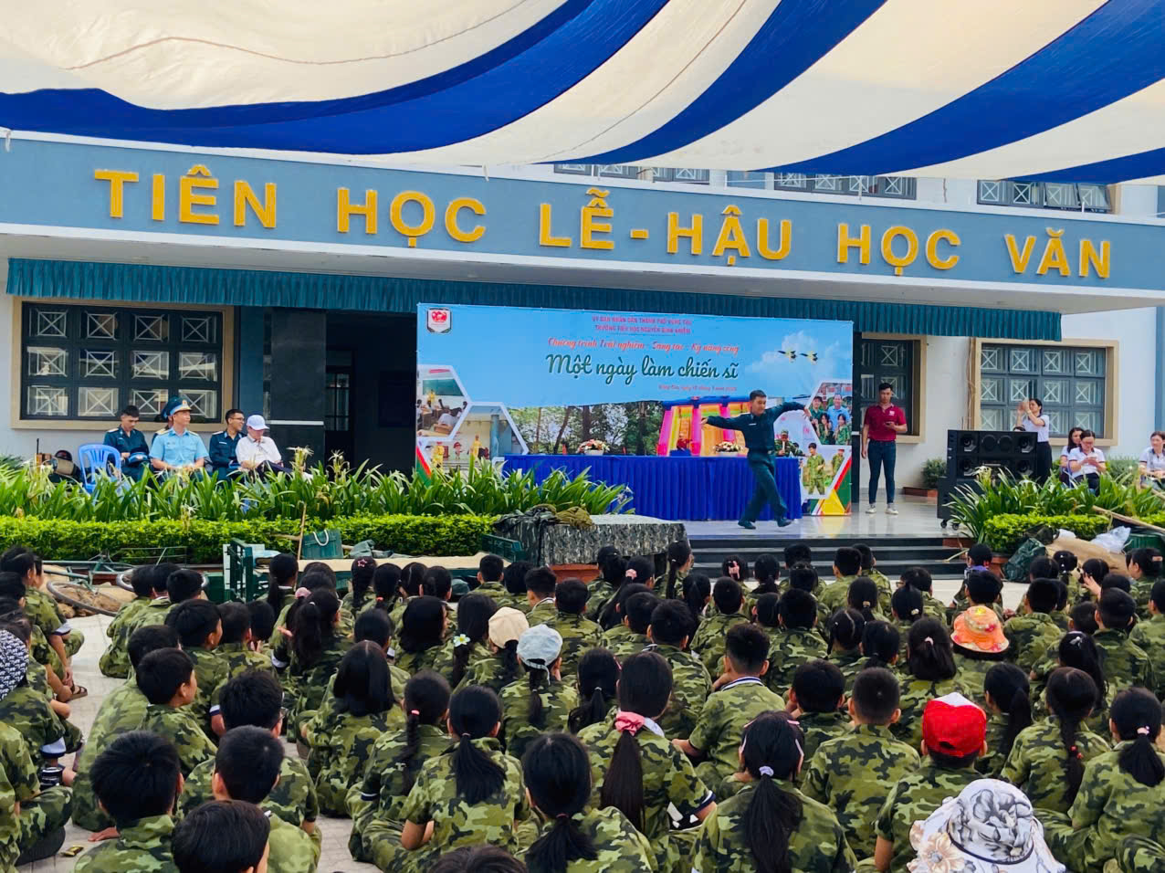 Bộ đội tên tửa, truyền lửa cho học sinh- Ảnh 4.