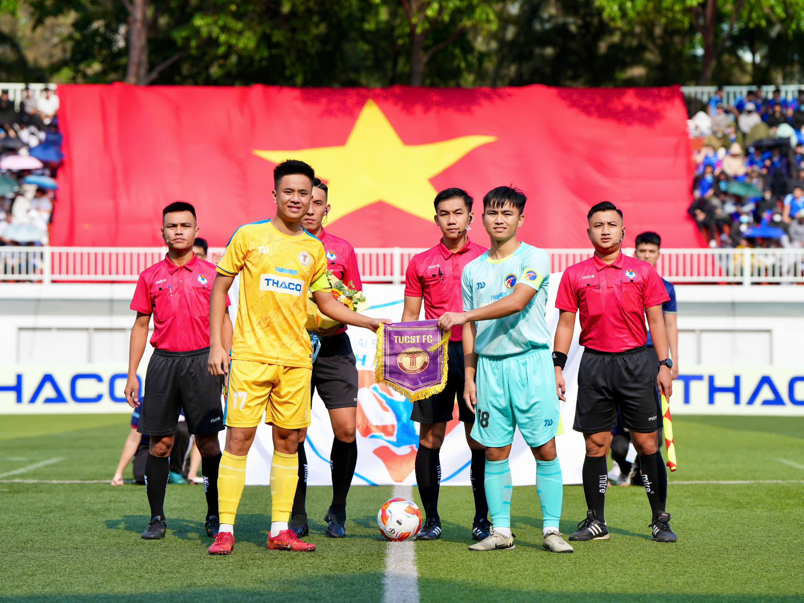 Rực lửa chung kết TNSV THACO cup 2025: Vinh quang không chỉ dành riêng nhà vô địch - Ảnh 12.