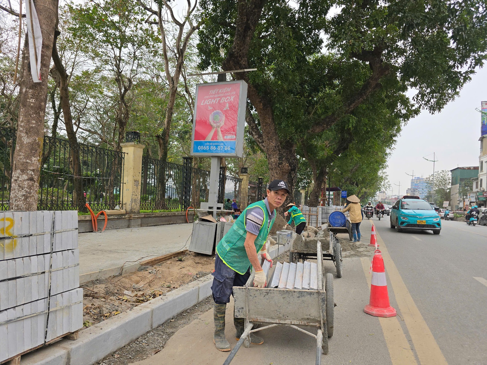 Hà Nội hạ rào công viên Thống Nhất mặt đường Lê Duẩn ảnh 2