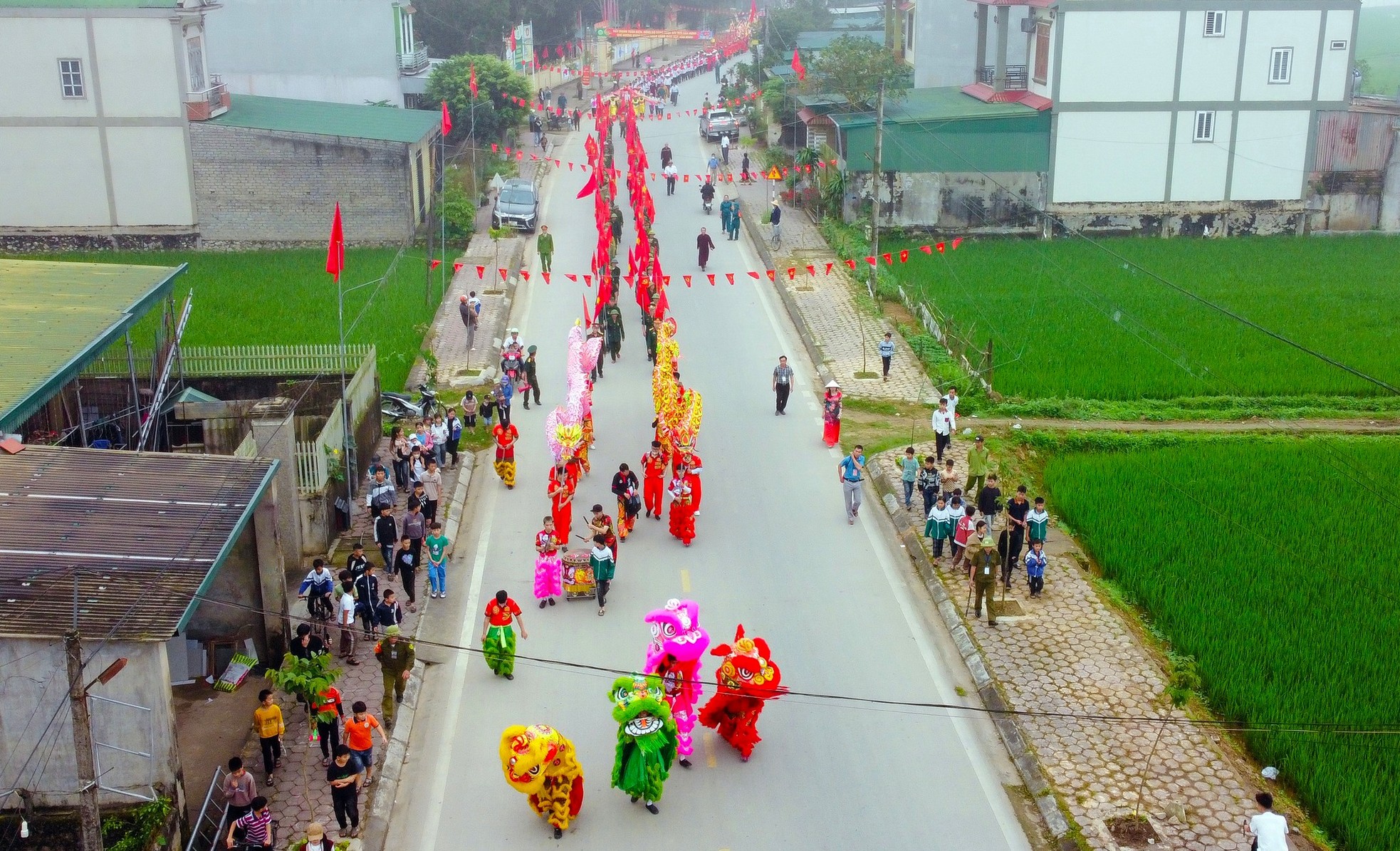 Độc đáo trò chơi dân gian và hội thi đánh trống tế ở lễ hội Đền - Chùa Gám ảnh 2