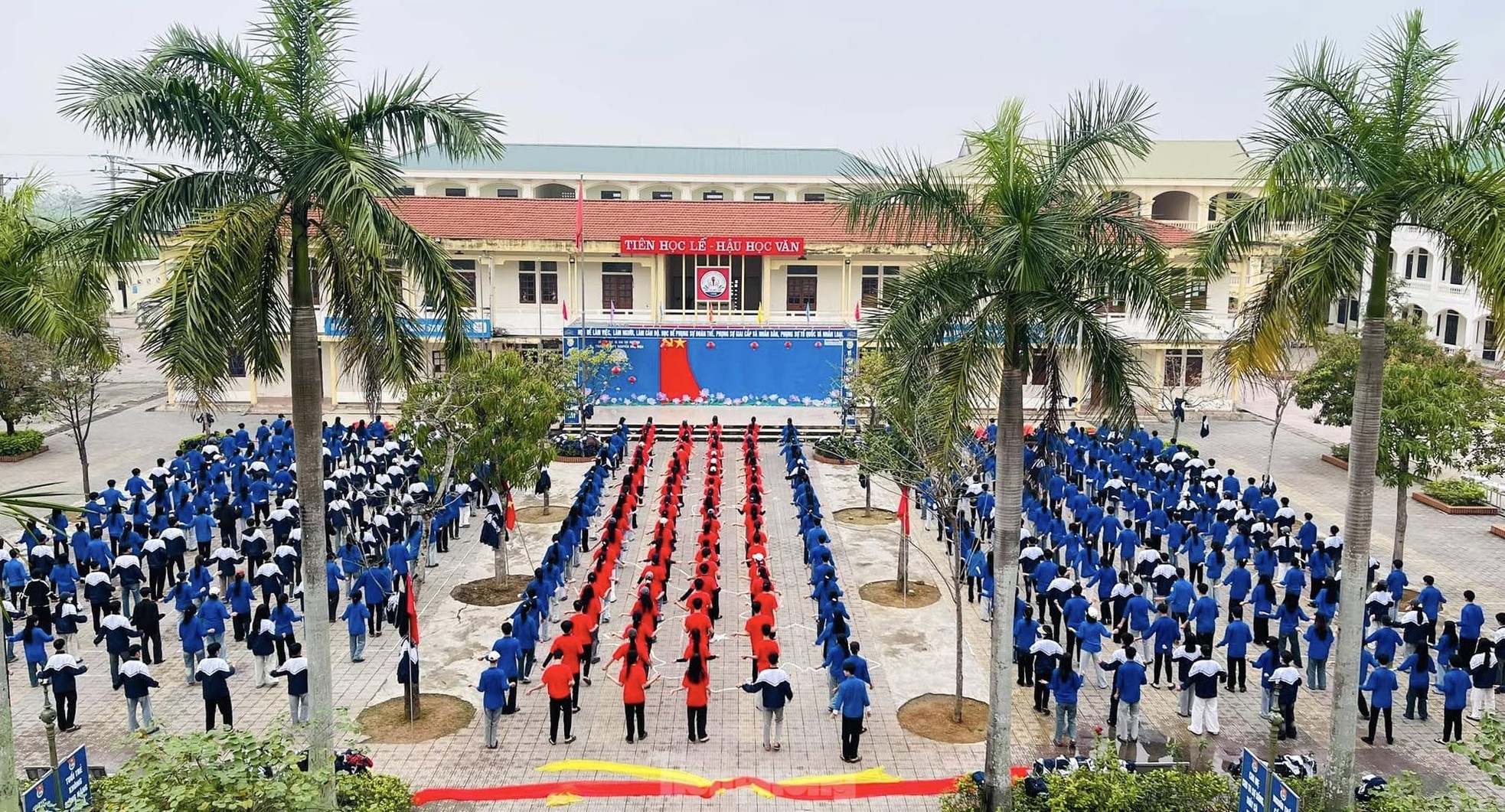 Thanh niên nhảy đồng diễn kỷ niệm 94 năm ngày thành lập Đoàn ảnh 2