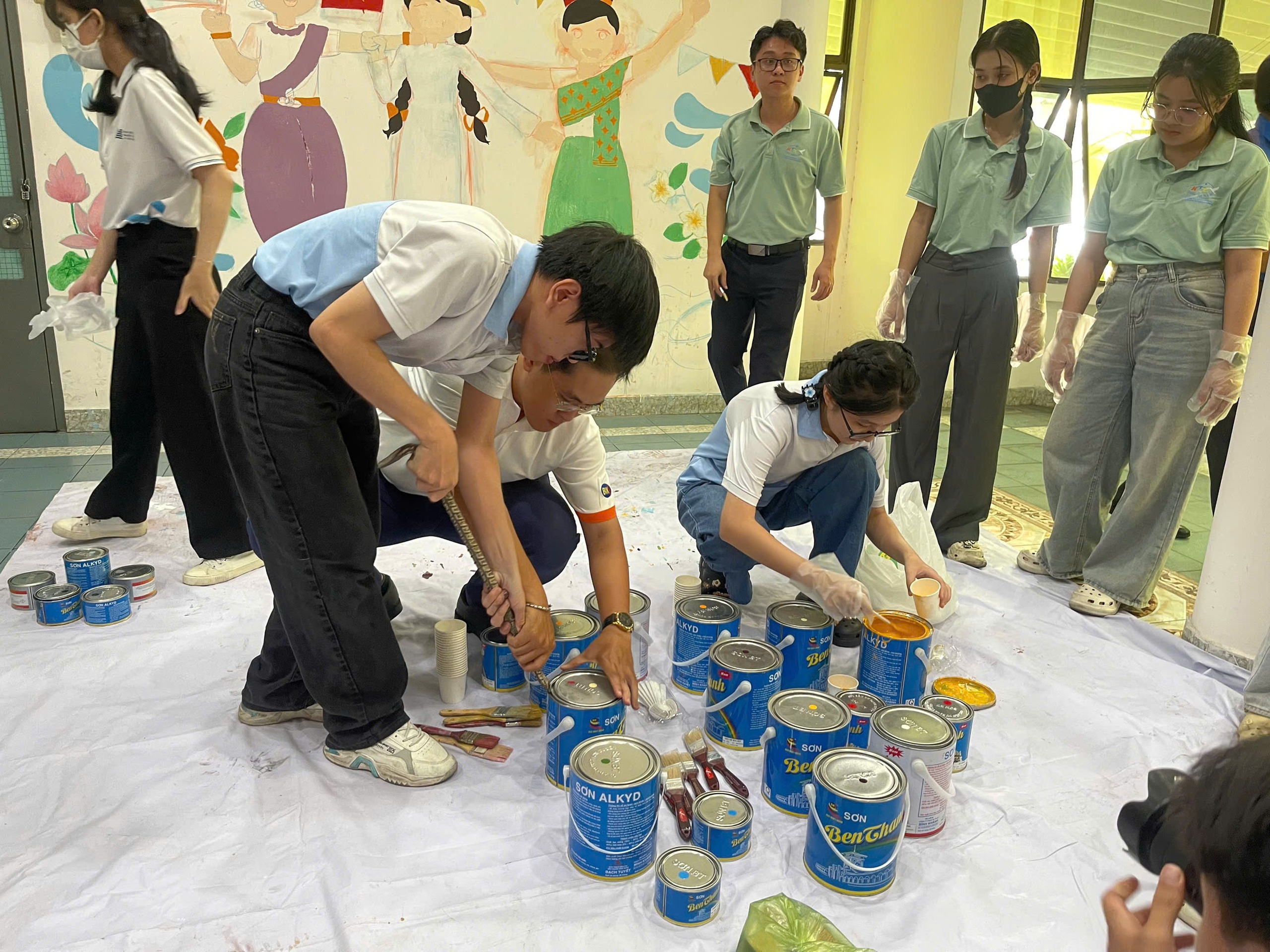 Hành động đẹp từ ngày hội 