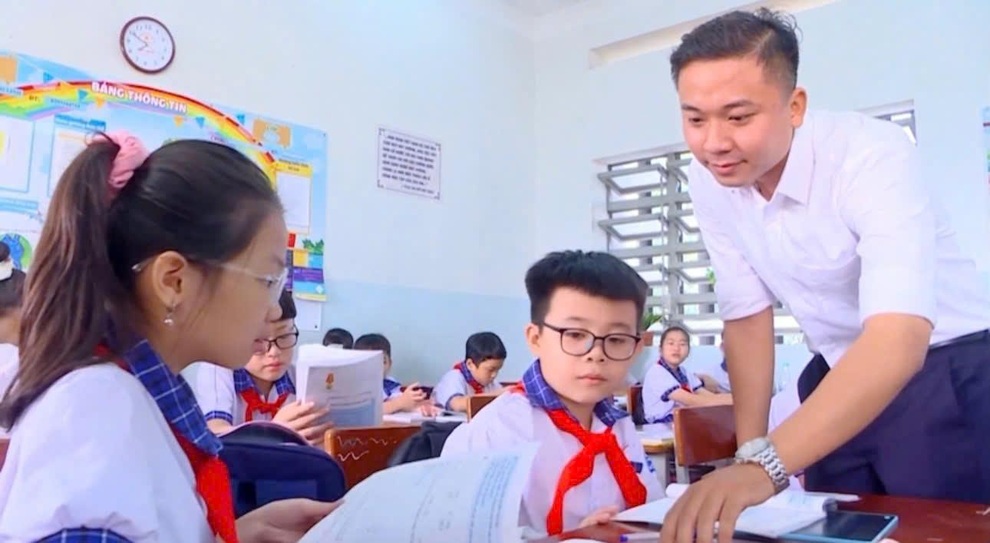 Từ nhà giáo tâm huyết tới giải thưởng cán bộ Đoàn tiêu biểu 2025 - 3