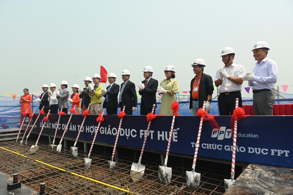 FPT đẩy mạnh đầu tư giáo dục tại Huế - 2 FPT đẩy mạnh đầu tư giáo dục tại Huế - 2