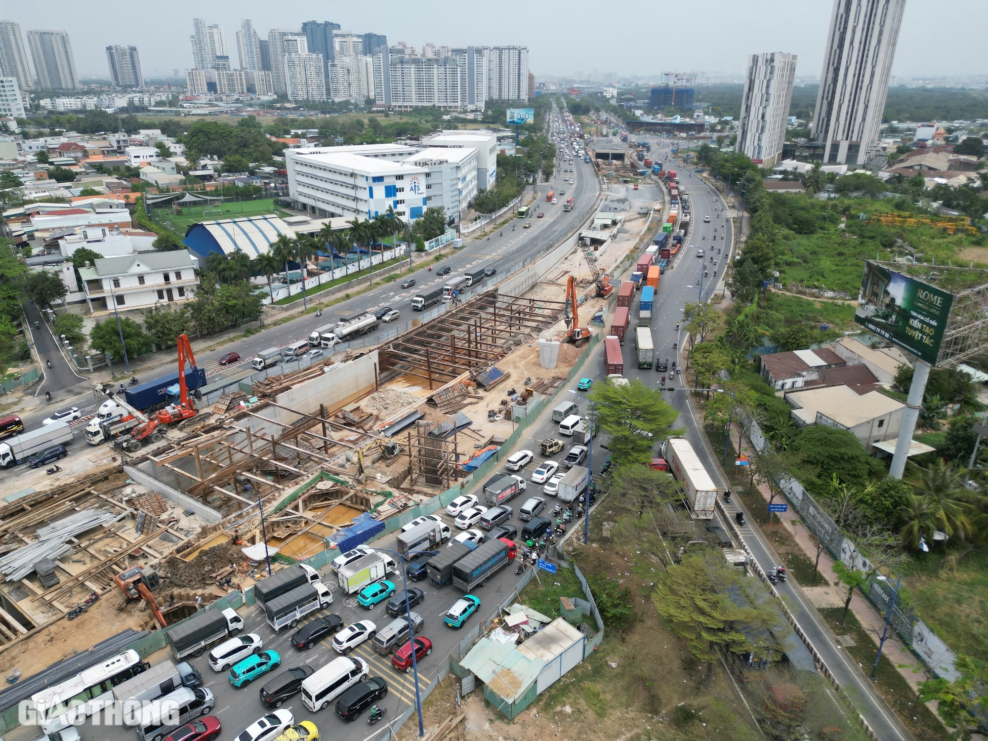 Ngắm hầm chui tại nút giao hoành tráng nhất TP.HCM sắp thông xe- Ảnh 8. Ngắm hầm chui tại nút giao hoành tráng nhất TP.HCM sắp thông xe- Ảnh 8.
