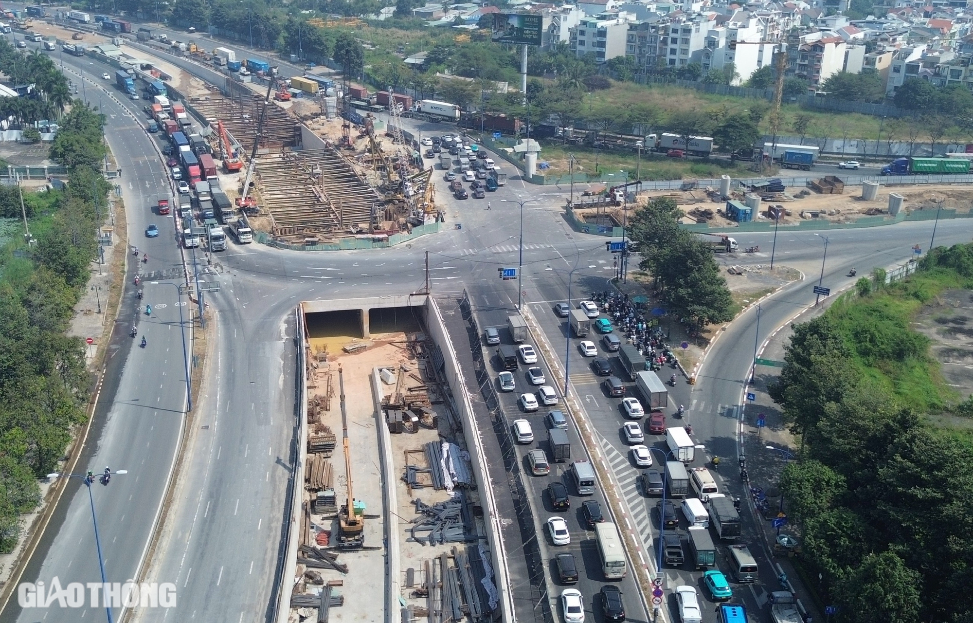 Ngắm hầm chui tại nút giao hoành tráng nhất TP.HCM sắp thông xe- Ảnh 12. Ngắm hầm chui tại nút giao hoành tráng nhất TP.HCM sắp thông xe- Ảnh 12.