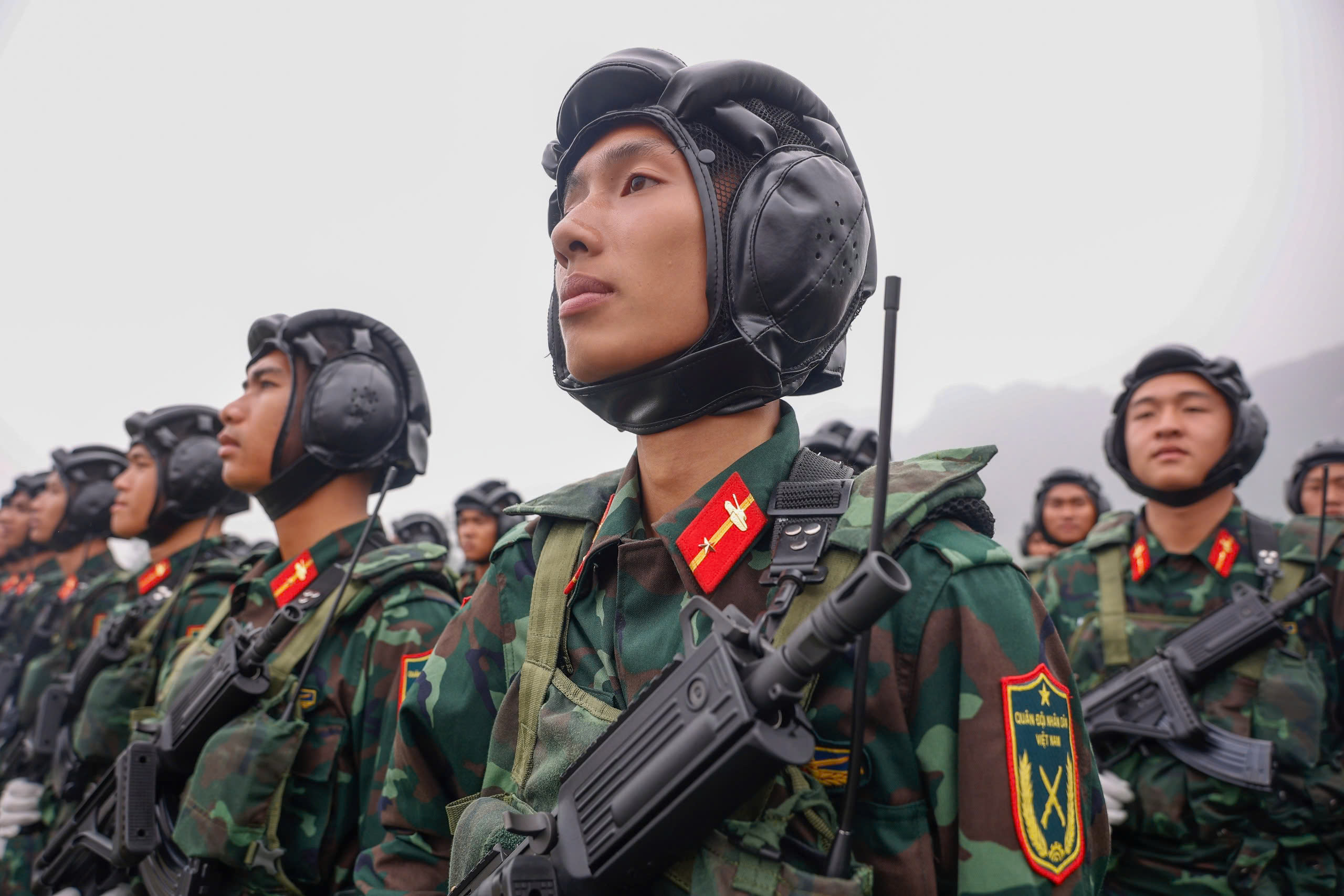 'Vũ khí đặc biệt' được đại tướng Phan Văn Giang chú ý khi kiểm tra hợp luyện- Ảnh 2. 'Vũ khí đặc biệt' được đại tướng Phan Văn Giang chú ý khi kiểm tra hợp luyện - Ảnh 2.