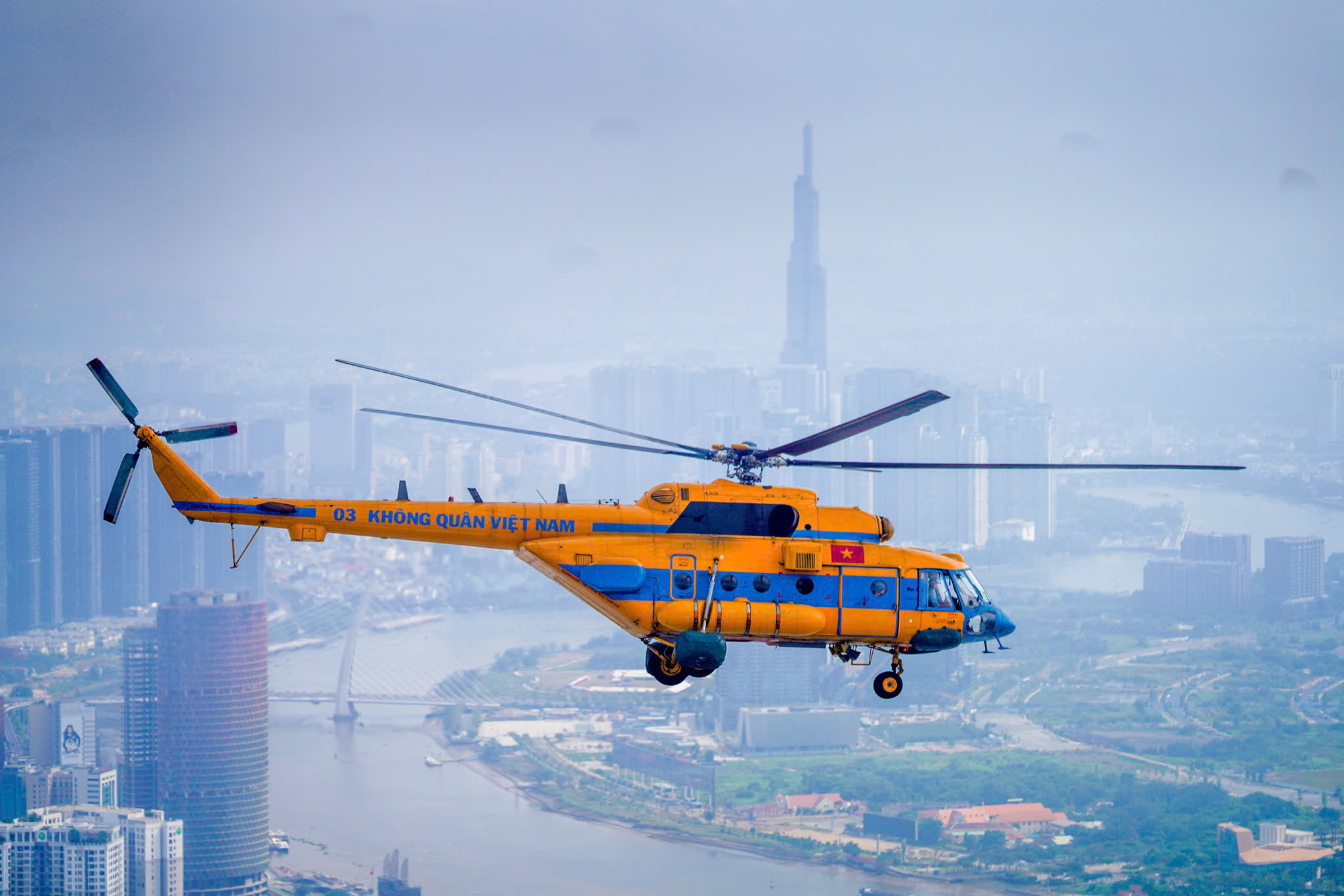 Đang diễn tập máy bay chiến đấu ở TP.HCM hướng đến 50 năm đất nước thống nhất- Ảnh 4. Đang diễn tập máy bay chiến đấu ở TP.HCM hướng đến 50 năm đất nước thống nhất- Ảnh 4.