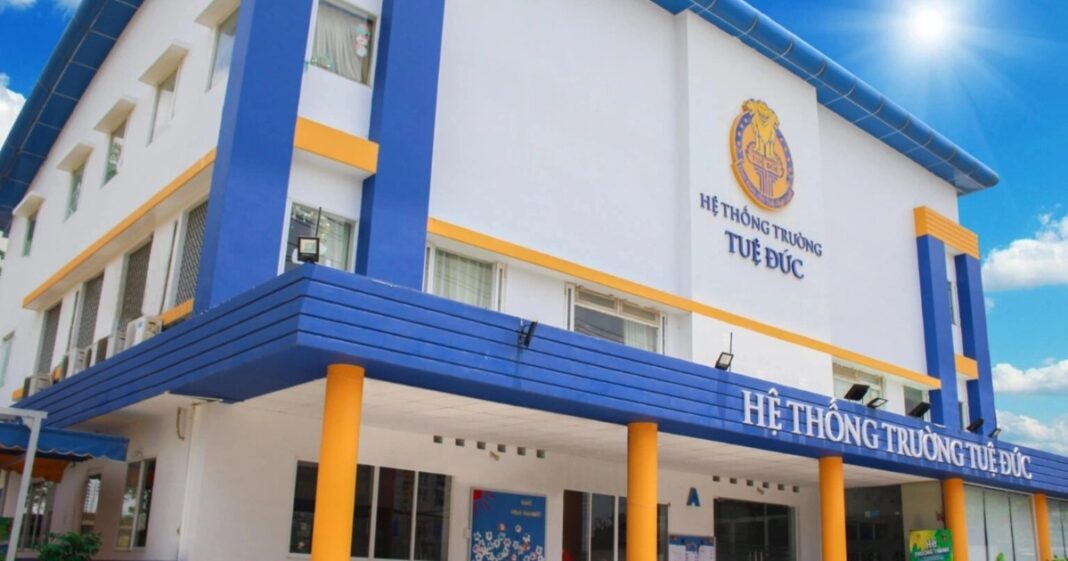 Sau bữa ăn xế ở trường có học phí cả trăm triệu, nhiều học sinh nhập viện