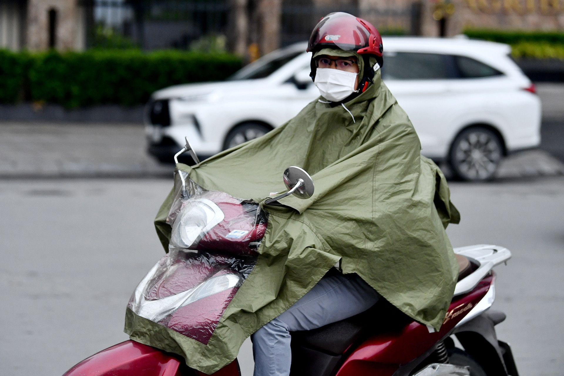 Thời tiết Hà Nội 3 ngày tới: Đón gió mùa đông bắc, nhiệt giảm 'sốc' gần 10 độ