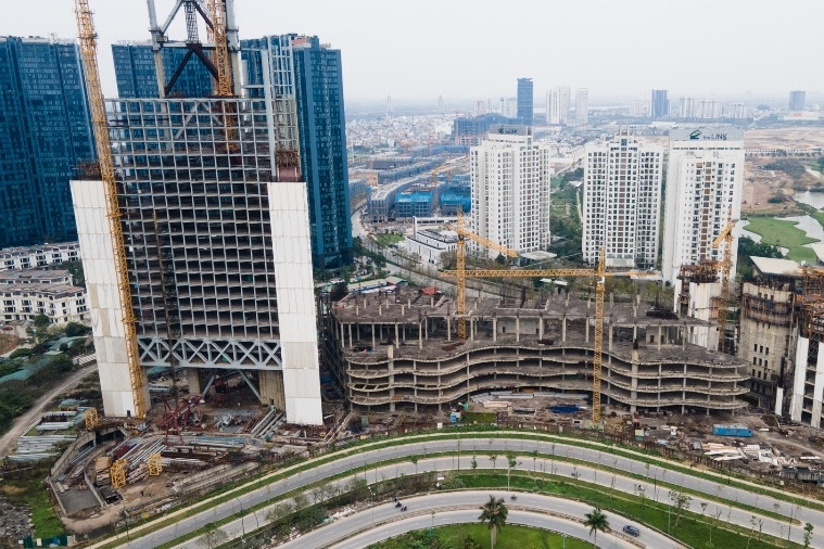Tháp 10.000 tỷ đồng bỏ hoang trên đất vàng