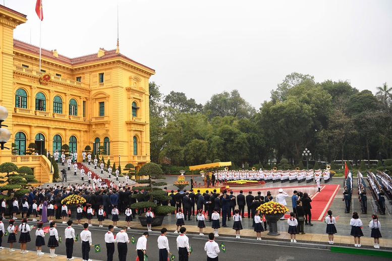 Chủ tịch nước Lương Cường chủ trì lễ đón chính thức Tổng thống Brazil- Ảnh 4. Chủ tịch nước Lương Cường chủ trì lễ đón chính thức Tổng thống Brazil- Ảnh 4.