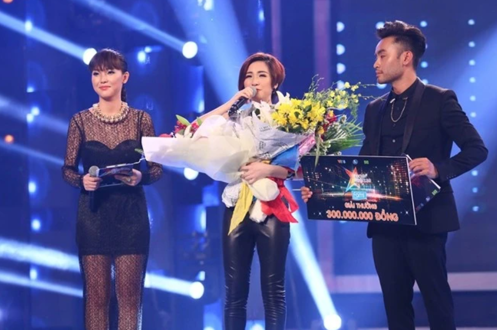 Hòa Minzy: Từ Quán quân Học viện ngôi sao đến ca sĩ hạng A được săn đón - 2 Hòa Minzy: Từ Quán quân Học viện ngôi sao đến ca sĩ hạng A được săn đón - 2