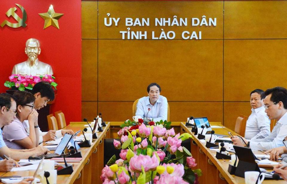 Bí thư Tỉnh ủy, Chủ tịch UBND tỉnh Lào Cai Trịnh Xuân Trường phát biểu tại cuộc họp. Ảnh: LCĐT.