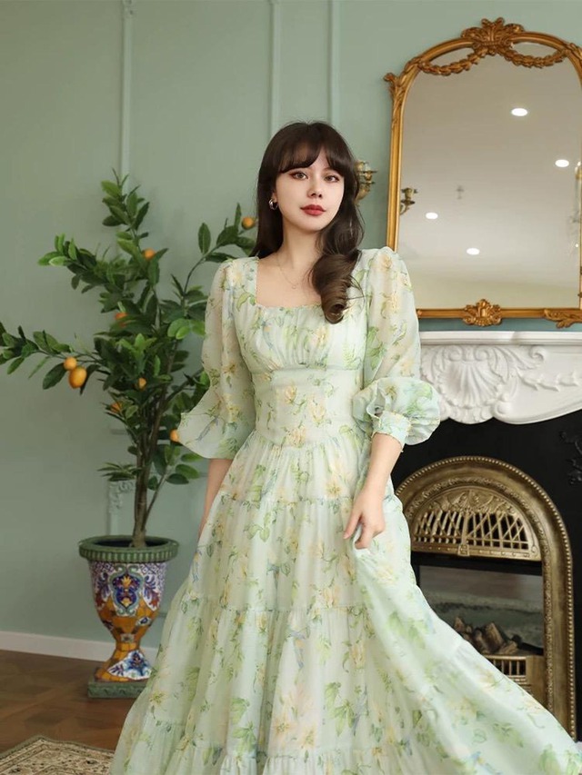 Điểm danh các kiểu đầm maxi cho nàng thỏa sức thả dáng ngày hè- Ảnh 5. Điểm danh các kiểu đầm maxi cho nàng thỏa sức thả dáng ngày hè- Ảnh 5.