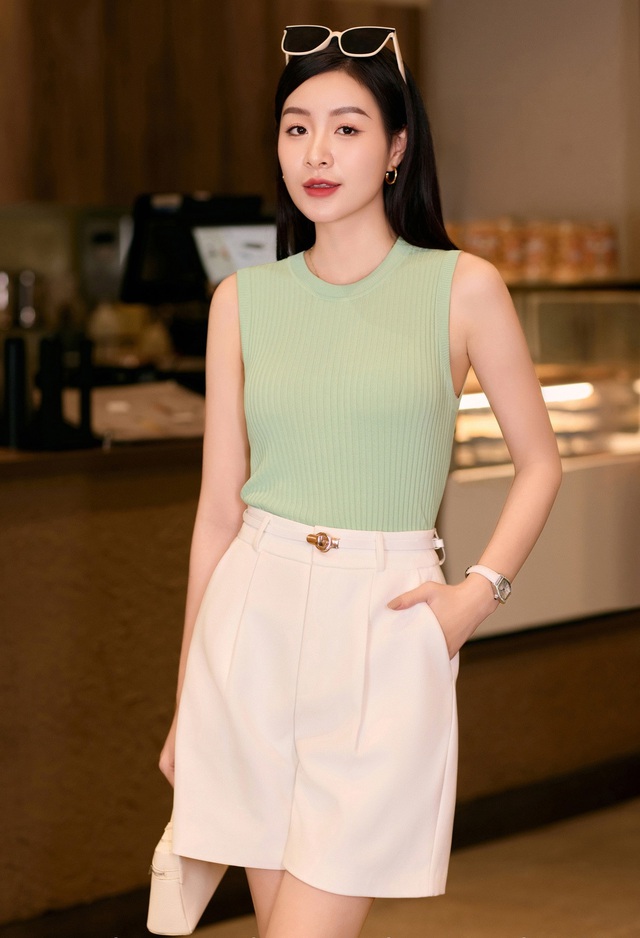 Mặc quần shorts thế nào để trẻ trung mà vẫn giữ được nét thanh lịch? - Ảnh 2.