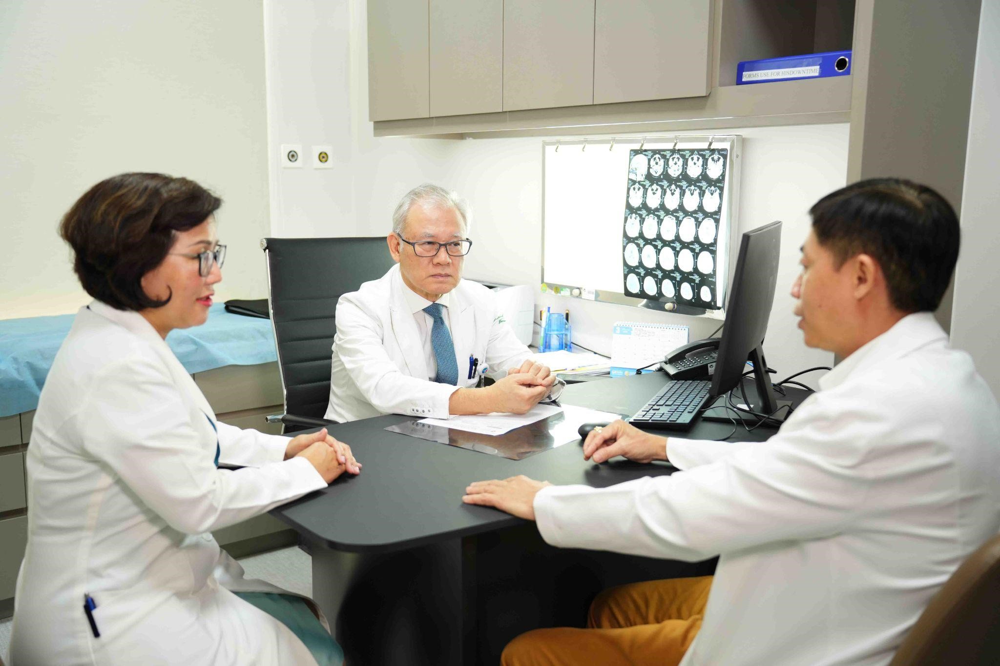 Khám ung thư miễn phí cùng đội ngũ giáo sư Nhật Bản tại Bệnh viện AIH - Ảnh 2. Khám ung thư miễn phí cùng đội ngũ giáo sư Nhật Bản tại Bệnh viện AIH - Ảnh 2.