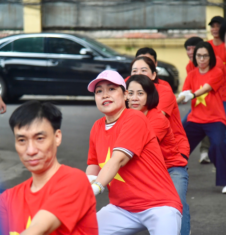 Sôi nổi giải thể thao chào mừng 79 năm ngày truyền thống ngành TDTT - Ảnh 3.