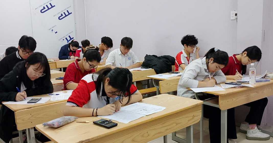 Không gây áp lực học thêm cho học sinh