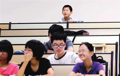 Cuộc đời ngang trái của 'thần đồng' học xong chương trình tiểu học trong 1,5 ngày, 10 tuổi thi đỗ ĐH: Hệ quả của việc 'ép chín' con trẻ? - Ảnh 4. Cuộc đời ngang trái của 'thần đồng' học xong chương trình tiểu học trong 1,5 ngày, 10 tuổi thi đỗ ĐH: Hệ quả của việc 'ép chín' con trẻ? - Ảnh 4.