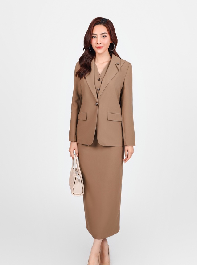 Tạo chiều sâu cho trang phục bằng phong cách phối đồ nhiều lớp- Ảnh 6. Tạo chiều sâu cho trang phục bằng phong cách phối đồ nhiều lớp- Ảnh 6.