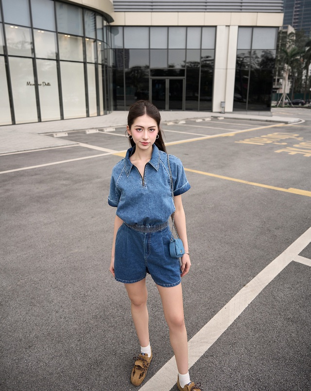 Từ cổ điển đến hiện đại, denim 'cân' mọi cá tính thời trang- Ảnh 6. Từ cổ điển đến hiện đại, denim 'cân' mọi cá tính thời trang- Ảnh 6.