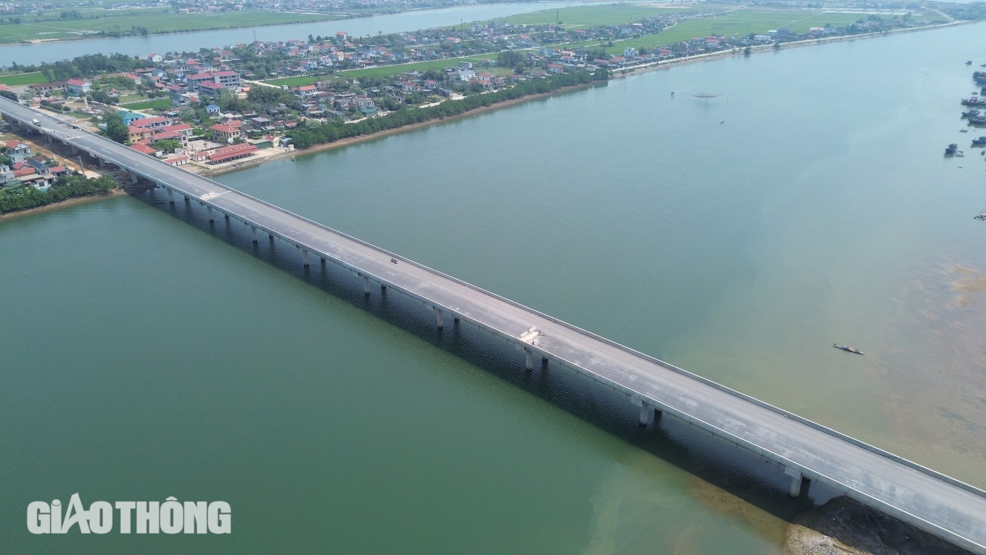 Thứ trưởng Bộ Xây dựng: Nhà thầu cao tốc không được chủ quan ở thời điểm Thứ trưởng Bộ Xây dựng: Nhà thầu cao tốc không được chủ quan ở thời điểm