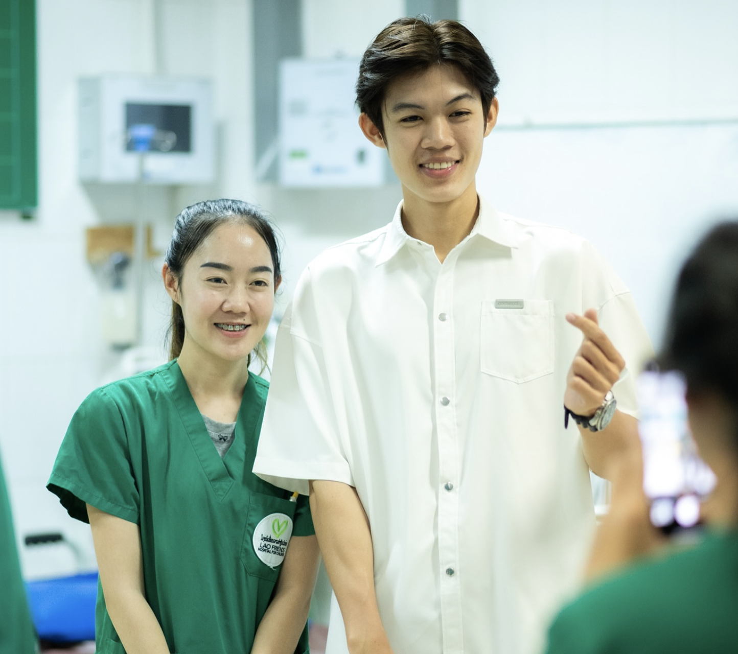 CĐV đặc biệt của Trường ĐH Lào: Từng khoác áo U.19 Lào, cực mê Quang Hải- Ảnh 4. CĐV đặc biệt của Trường ĐH Lào: Từng khoác áo U.19 Lào, cực mê Quang Hải- Ảnh 4.