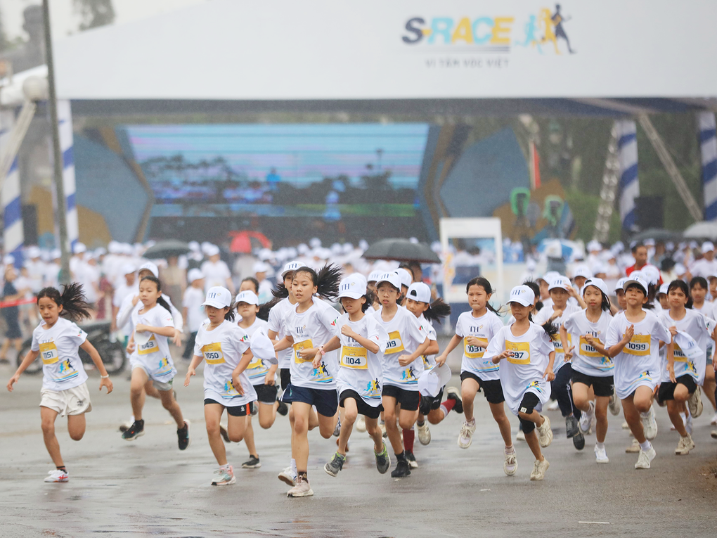 S-Race Hà Tĩnh 2025: Tập đoàn TH viết tiếp khát vọng Vì tầm vóc Việt - 2