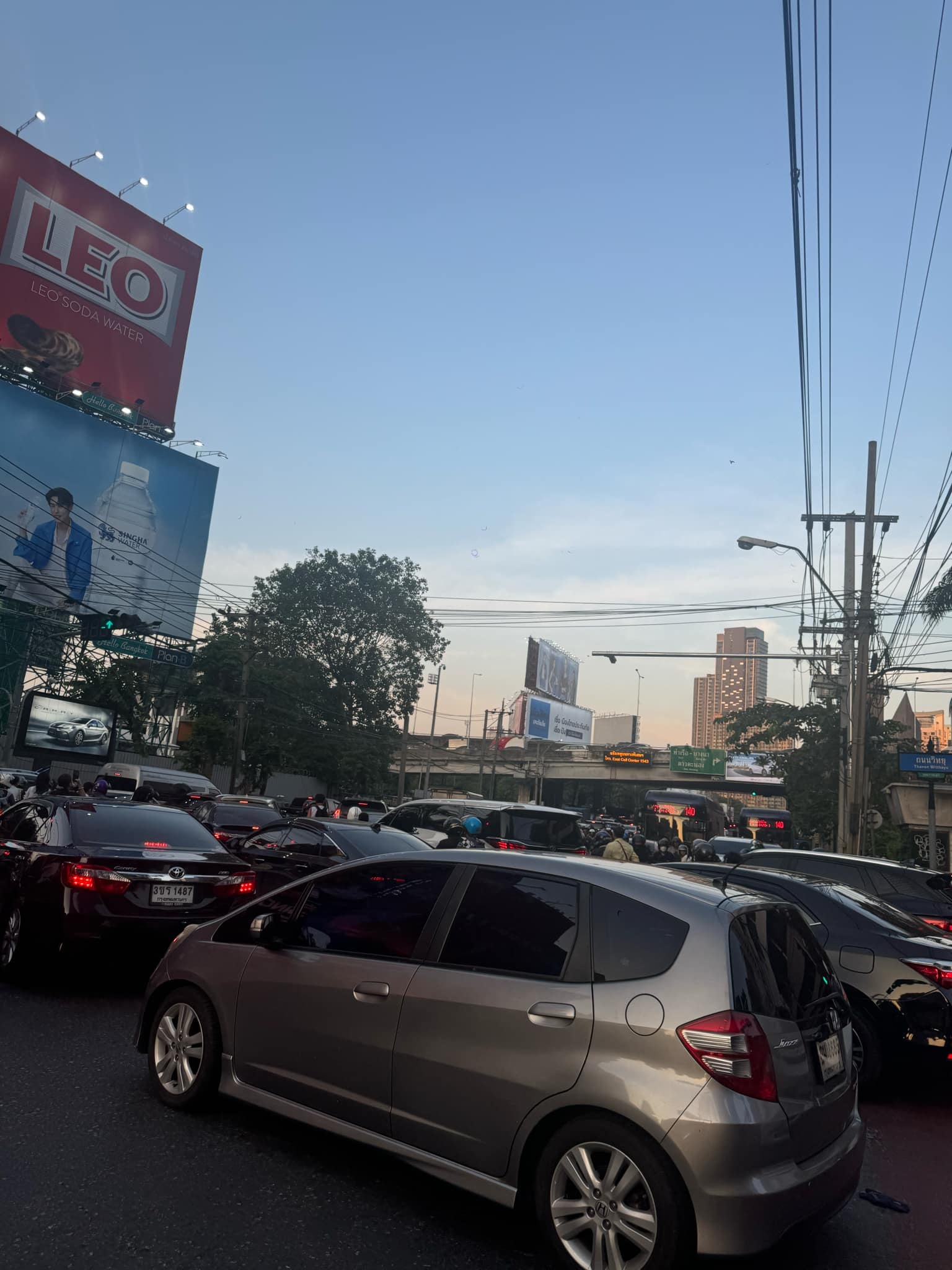 Người Việt bỏ chạy, mô tả cao ốc chao đảo, phố hỗn loạn ở Thái Lan - 2