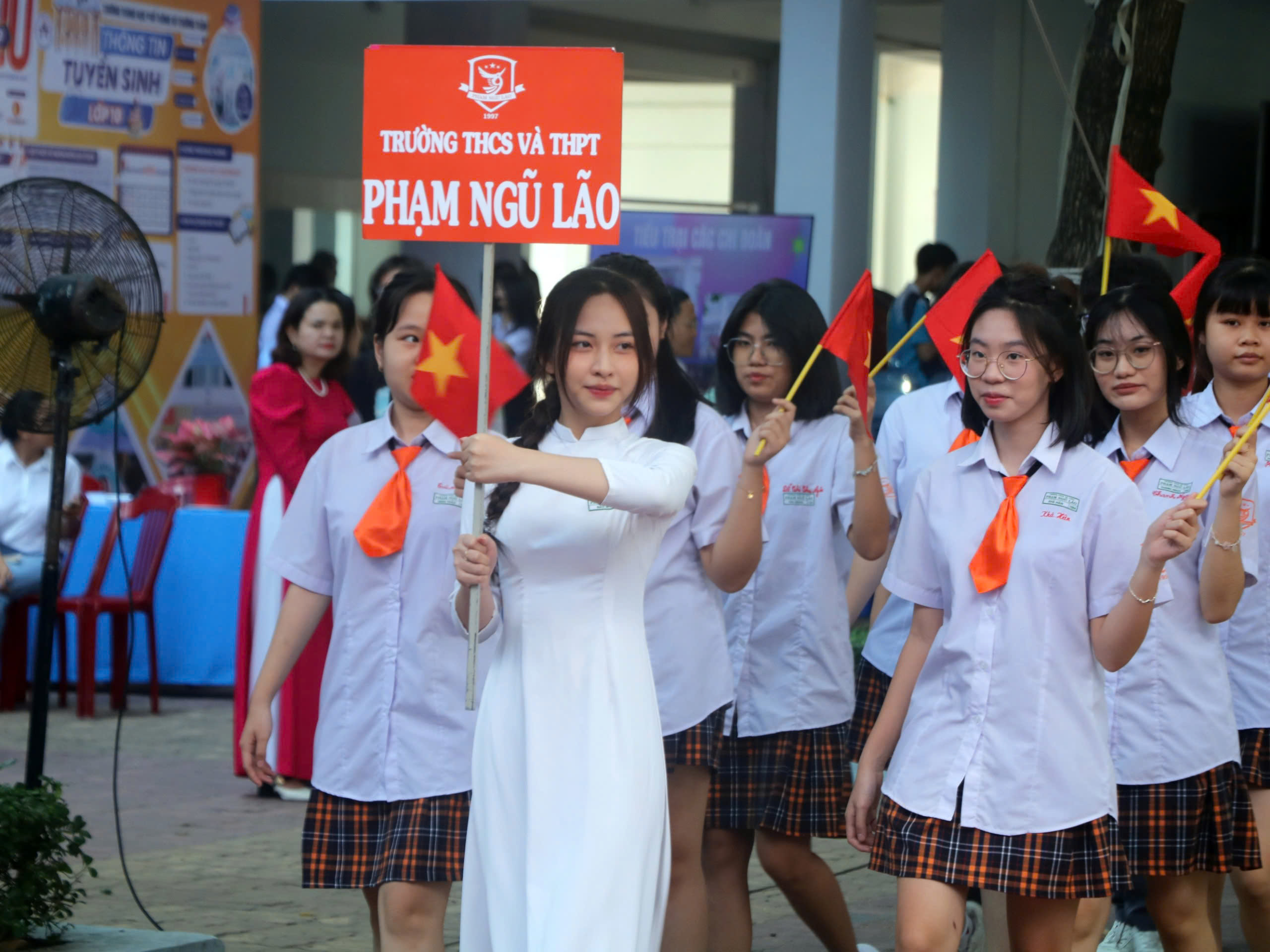 lớp 10 - Ảnh 4.