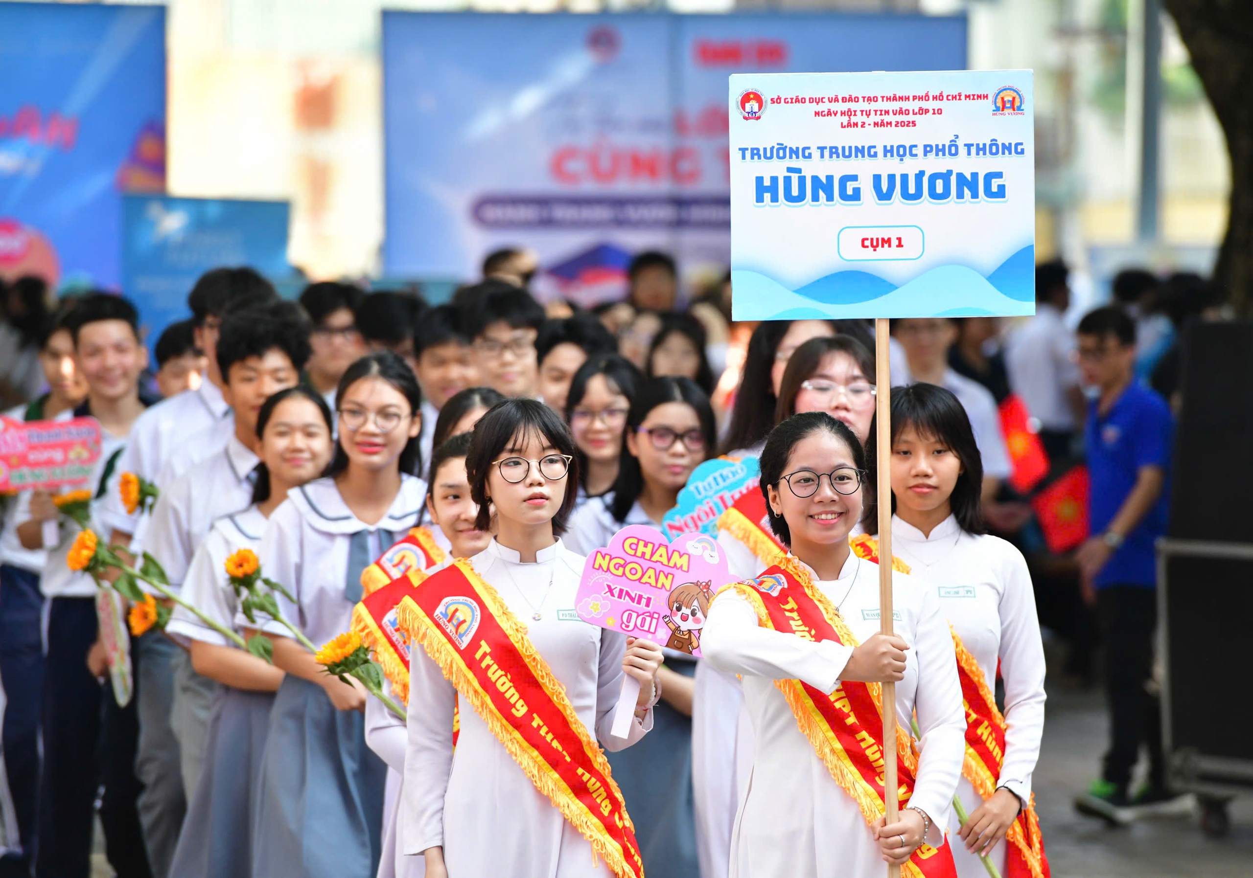 Ngày hội Tự tin vào lớp 10: Học sinh háo hức đến từ sáng sớm - Ảnh 5. lớp 10 - Ảnh 5.