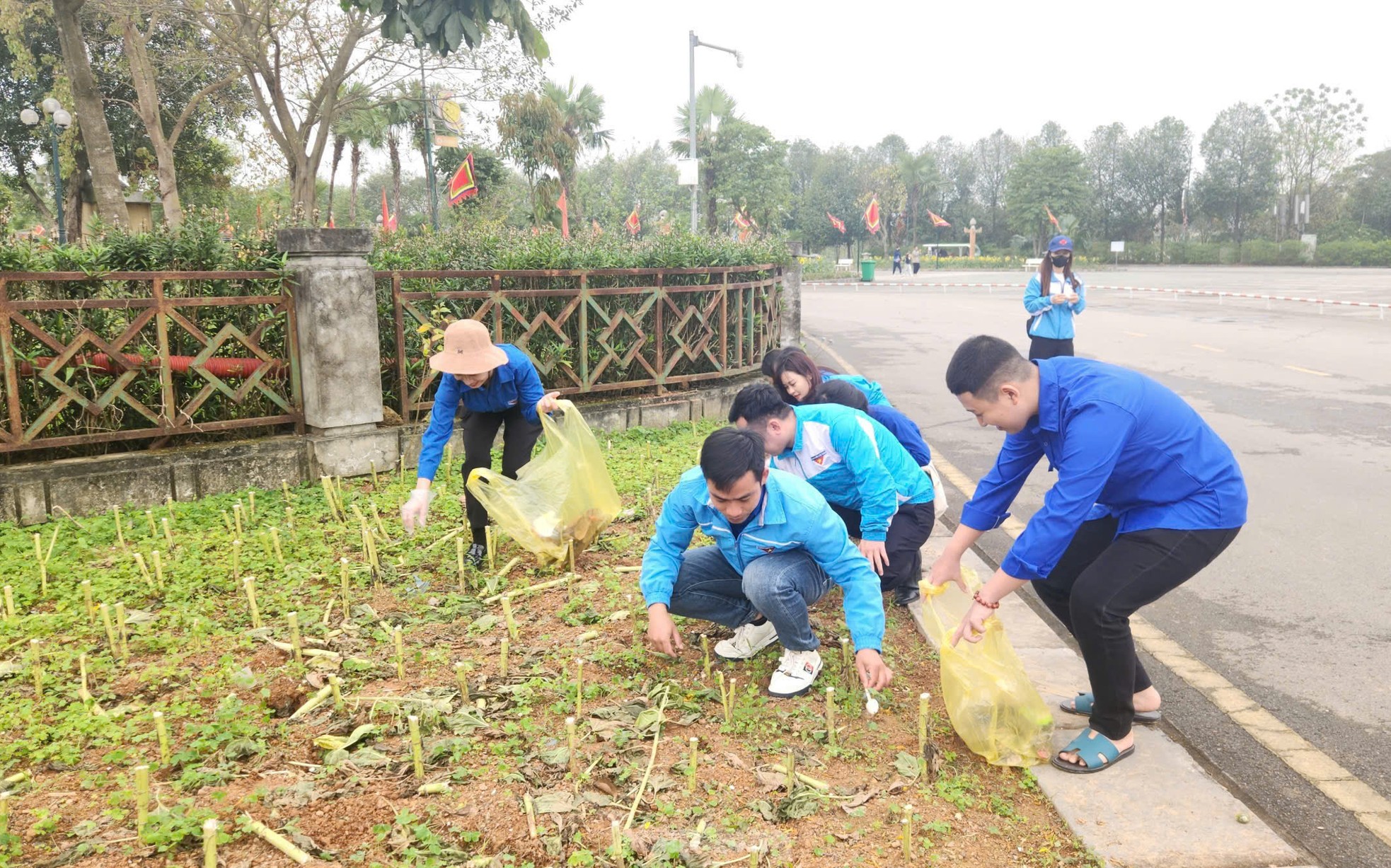 Huy động 4.000 thanh niên tình nguyện tham gia phục vụ lễ Giỗ Tổ Hùng Vương ảnh 7