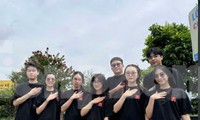 Thêu Việt Nam lên ngực
