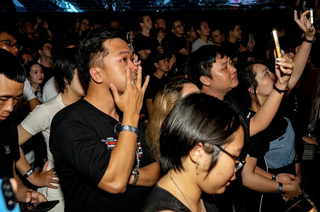 Bức Tường tổ chức show ở TPHCM, gây xúc động với hình ảnh tri ân Trần Lập - 3 Bức Tường tổ chức show ở TPHCM, gây xúc động với hình ảnh tri ân Trần Lập - 3