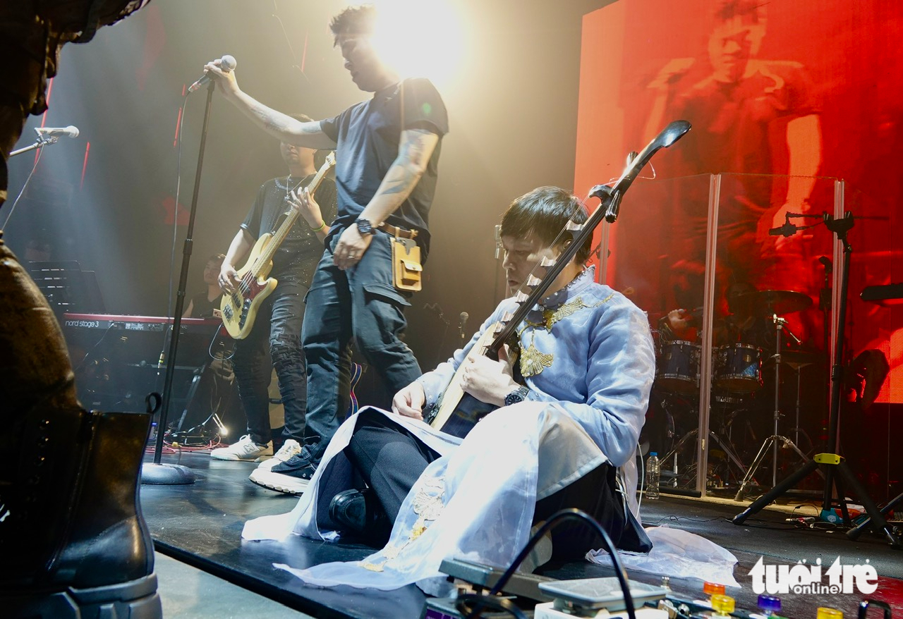 Sinh nhật Bức Tường 30 tuổi: 'Anh Trần Lập vẫn đang rock cùng chúng ta' - Ảnh 3. Sinh nhật Bức Tường 30 tuổi: 'Anh Trần Lập vẫn đang rock cùng chúng ta' - Ảnh 3.