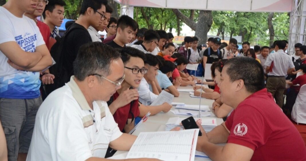 Bộ Giáo dục công bố công thức quy đổi điểm xét tuyển đại học năm 2025