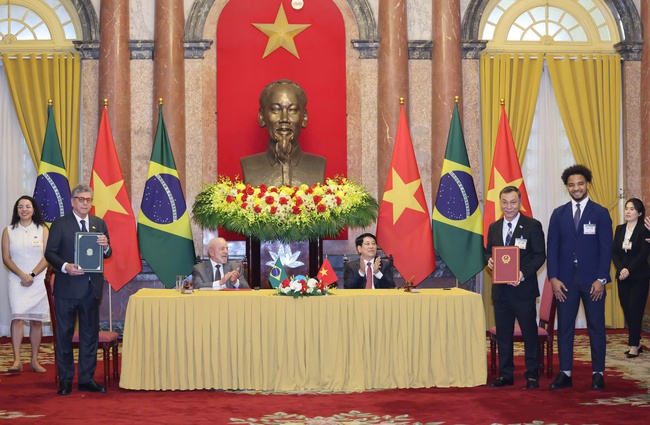 Liên đoàn Bóng đá Việt Nam và Liên đoàn Bóng đá Brazil ký bản ghi nhớ về hợp tác bóng đá - Ảnh 3. Liên đoàn Bóng đá Việt Nam và Liên đoàn Bóng đá Brazil ký bản ghi nhớ về hợp tác bóng đá - Ảnh 3.