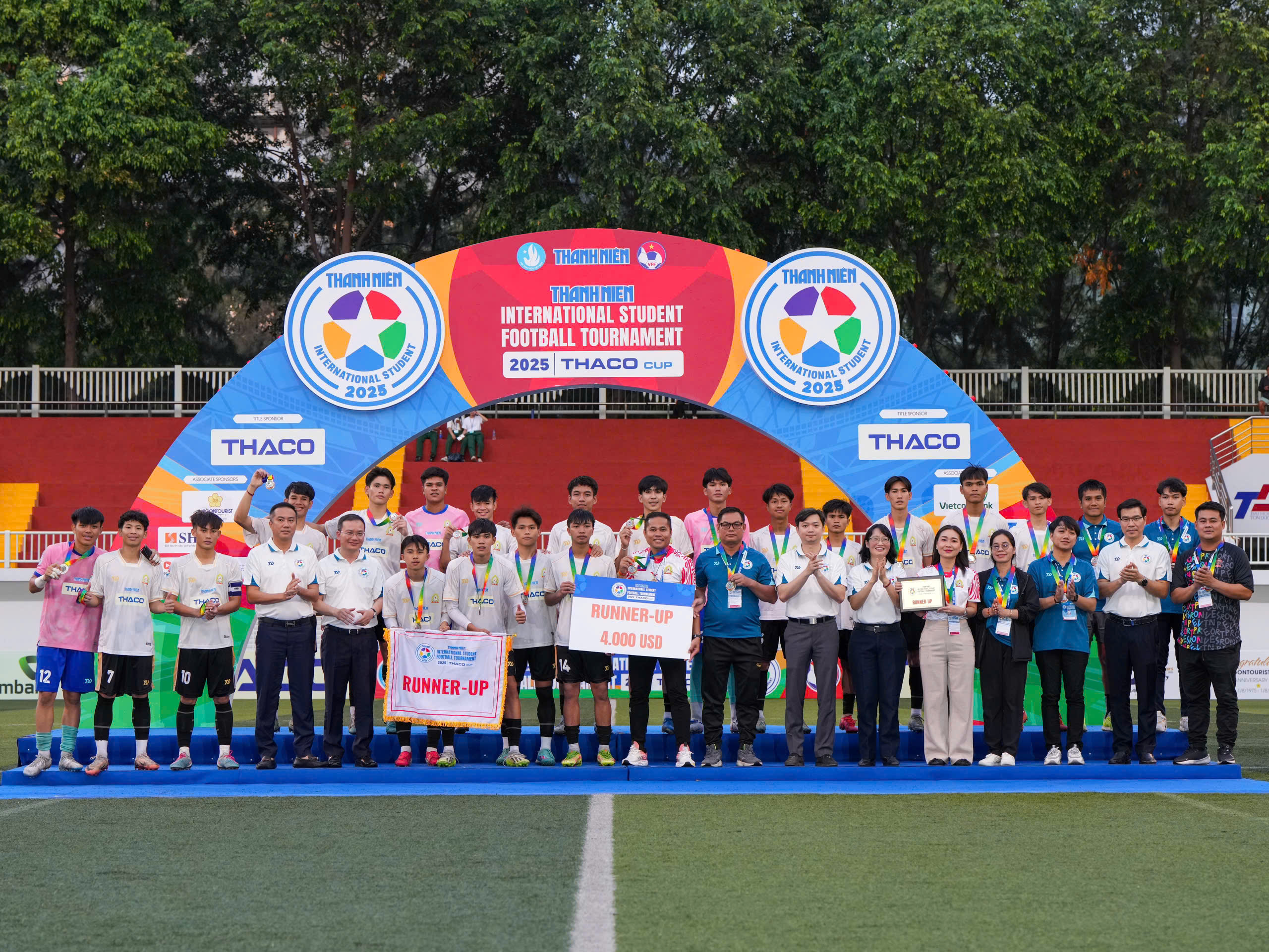 Bùng nổ niềm vui vô địch, hàng loạt giải thưởng TNSV quốc tế đã có chủ- Ảnh 12. Bùng nổ niềm vui vô địch, hàng loạt giải thưởng TNSV quốc tế đã có chủ- Ảnh 12.