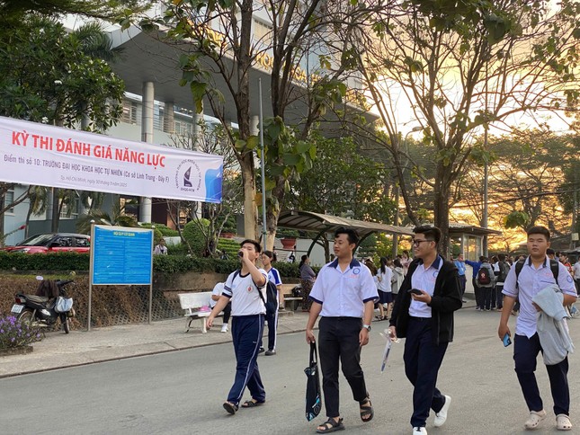 Bắt đầu kỳ thi đánh giá năng lực quy mô nhất cả nước: Trên 120.000 thí sinh dự thi đợt 1 ảnh 2