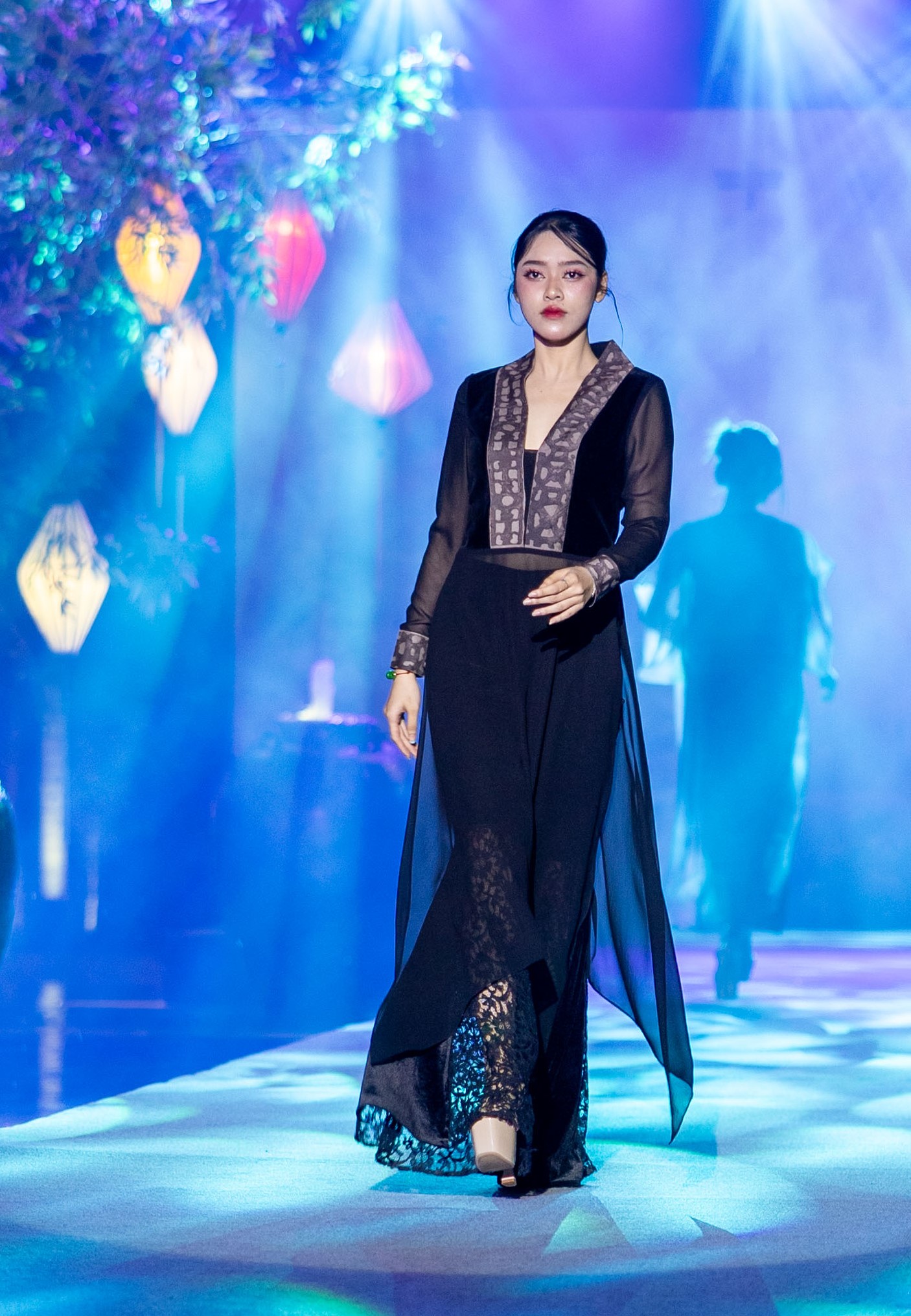 Thời trang, nghệ thuật thị giác và âm nhạc tôn vinh di sản văn hóa Việt - Ảnh 5. Thời trang, nghệ thuật thị giác và âm nhạc tôn vinh di sản văn hóa Việt - Ảnh 5.