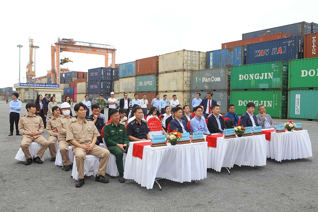 1679066688_TPHCM-the-hien-su-cam-ket-voi-doanh-nghiep-cong.jpg - Vietnam.vn